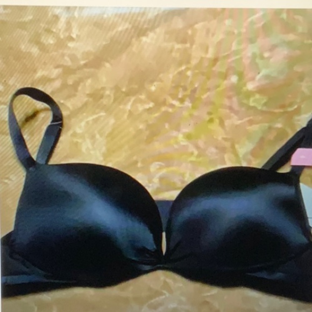 Cacique Plunge Bra 36A Modern Collection   A-28